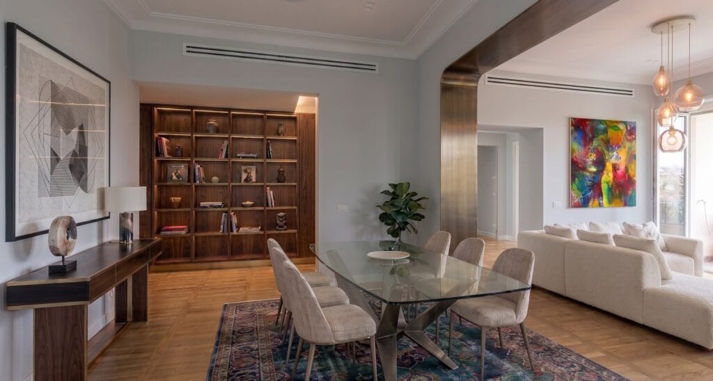 Ristrutturazione di interni con zona living e sala da pranzo